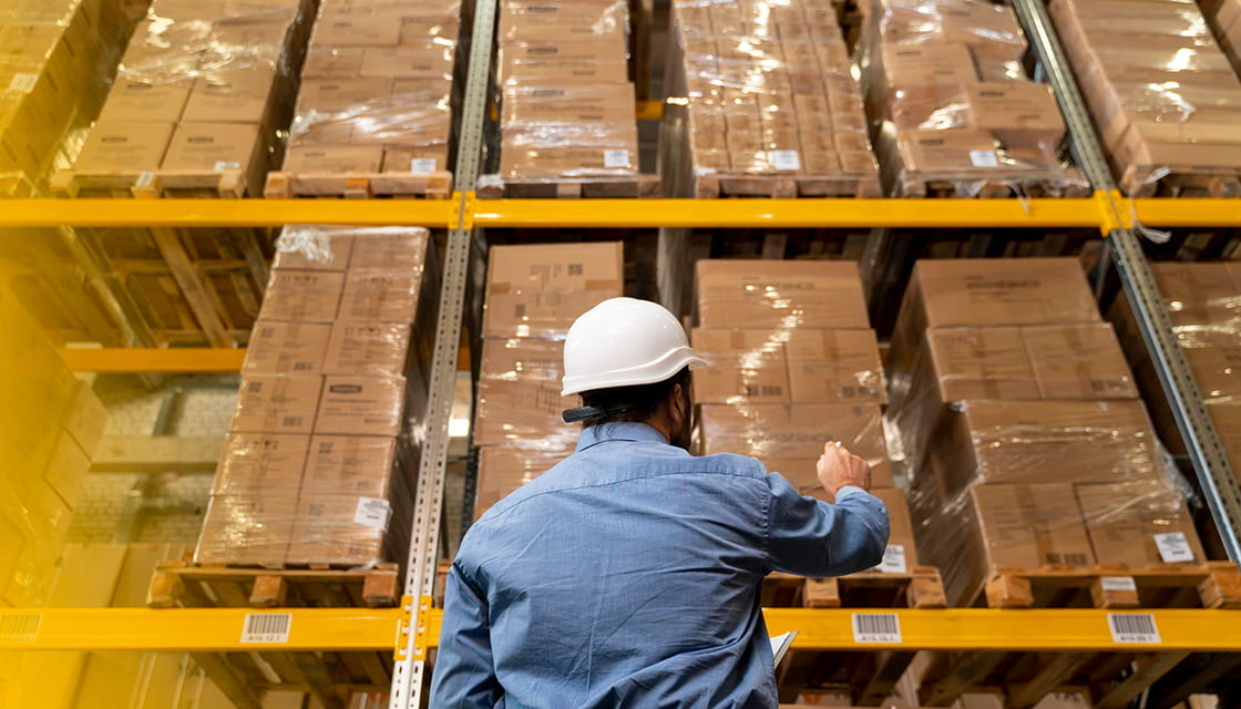 Verticalização de estoque: solução econômica e segura 